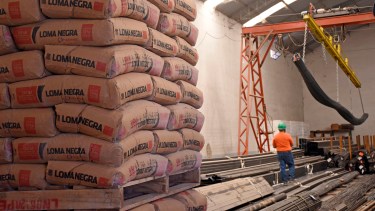 La bolsa de cemento fue el parámetro elegido pro el municipio para multar a los que no voten. (archivo)