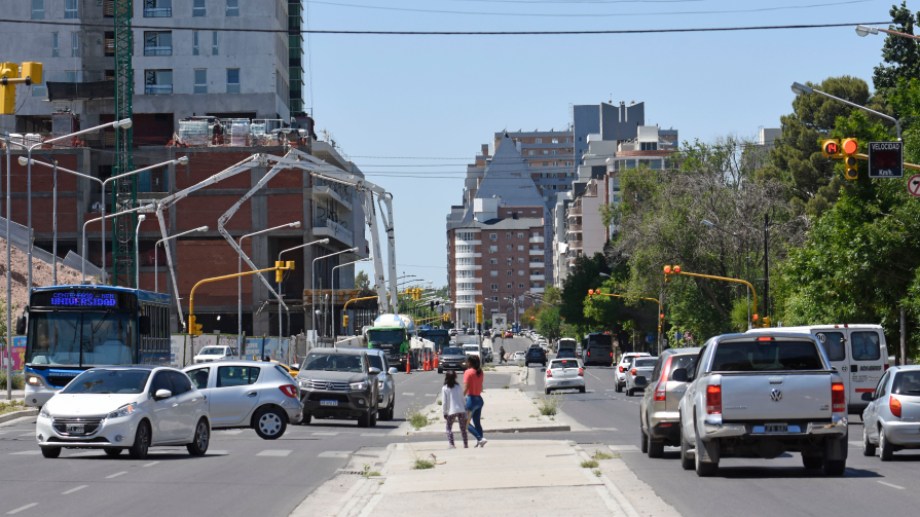 Avenida Dr Ramón en Neuquén capital (foto archivo)