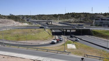 Así es el ingreso a la ciudad de Neuquén, por Ruta 7 y el nodo vial. Foto: Archivo 