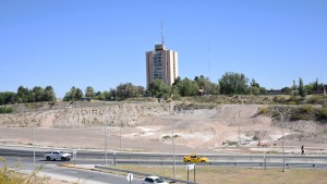 Neuquén: Contratos “infirmables”, tierras revalorizadas y deudas millonarias