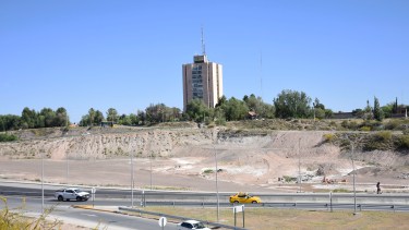 La obra del nodo vial revalorizó las tierras que compraron las empresas en sus inmediaciones en 18 cuotas. (Florencia Salto)