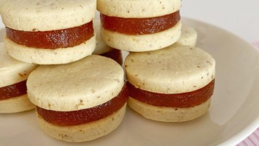 Alfajorcitos de membrillo y nuez sin gluten