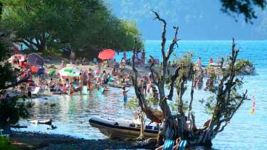Los turistas no se mostraron reticentes a viajar por Neuquén. (Foto: archivo Patricio Rodríguez)