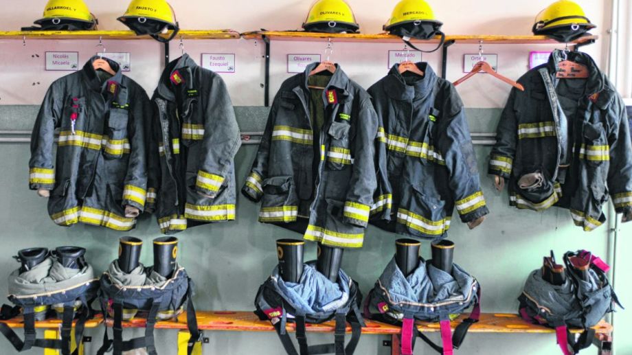 La tasa municipal que sostiene el equipamiento y los gastos operativos de los bomberos aumentaría un 35% a partir del próximo año. Foto: archivo