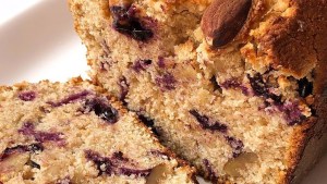 Budín de limón con mix de frutos secos y arándanos