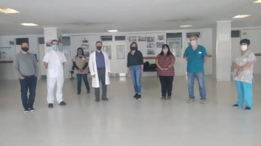 La gobernadora con referentes de los hospitalarios autoconvocados en Bariloche. Foto: Gentileza