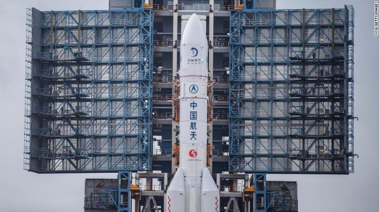 China lanzó una misión espacial para traer material de la luna. 