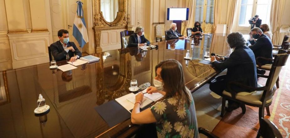El presidente Alberto Fernández, encabezó reunión del comité de vacunación contra coronavirus. Foto: gentileza Casa Rosada.-