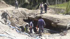 Avanza la obra de empalme del nuevo acueducto en Roca