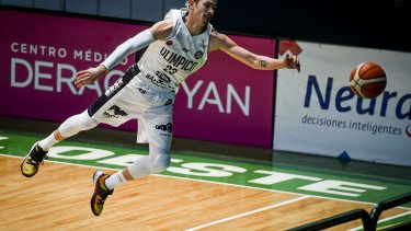 La Liga Nacional de básquet fue suspendida por Matías Lammens. 