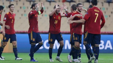 Ferran Torres fue la figura con tres goles. (Foto: AP)