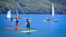 Imagen de Con el verano a la vista, las playas de Bariloche convocan cada vez más