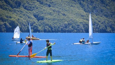 En los últimos años creció la cantidad de aficionados a los  deportes náuticos en Bariloche.