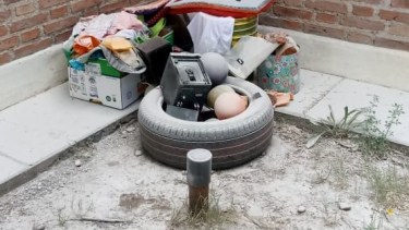 Muchos de los juguetes fueron encontrados en las inmediaciones al Jardín de las 827 Viviendas. (foto; gentileza)