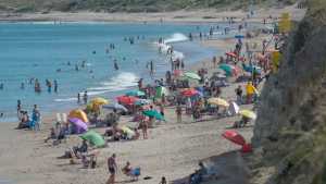 Las Grutas: desde hoy probarán un protocolo para el uso de playas