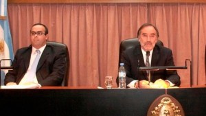 Tras el fallo de la Corte Suprema, Bruglia y Bertuzzi pidieron licencia