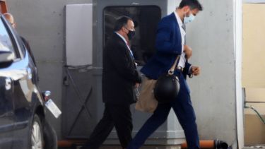 La Justicia allanó el consultorio y la casa del último médico de Maradona: Leopoldo Luque. 