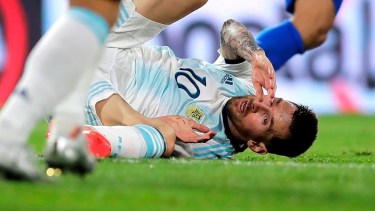 Messi anotó para Argentina contra Paraguay, pero le anularon el gol por falta previa. 