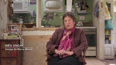 Inés Ongay en su casa del barrio Melipal de Bariloche, como lo muestra el documental.