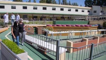 La ministra de Salud, Andrea Peve, visitó el centro de rehabilitación de la clínica Pasteur la semana pasada. Foto: gentileza.