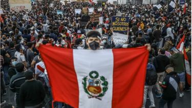 Durante las protestas que hicieron que renunciara Merino, fueron asesinados dos jóvenes. (Gentileza).-