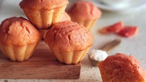 Muffins de pomelo rosado y coco