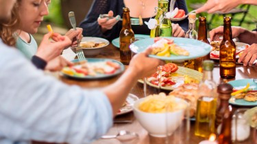 Las reuniones sociales podrán hacerse con un máximo de 20 personas en espacios cerrados.