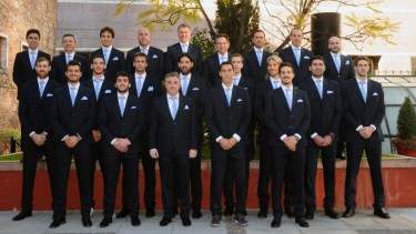 Rumbo al Mundial de España 20|4 con la Generación dorada. El cipoleño Rody Dómina es el sexto desde la izquierda  en la tercera fila parada sobre el cantero para que los gigantes del básquet no tapen...