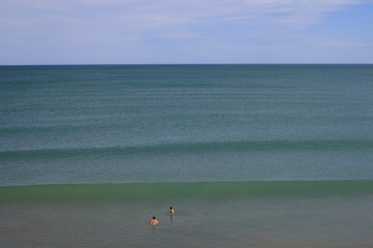 De momento, los residentes disfrutan de las playas en soledad. Foto: Martín Brunella.
