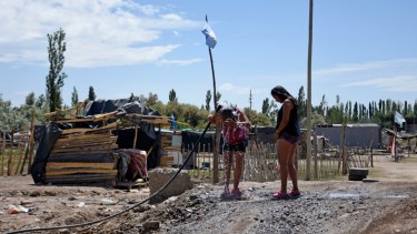 En los últimos dos meses se asentaron cuatro barrios irregulares en Cipolletti. (foto: Florencia Salto) 