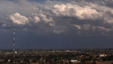 El alerta ppor tormentas localmente fuertes se mantiene este martes para los departamentos Avellaneda y Pichi Mahuida. Foto archivo. 