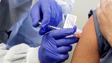 El gobierno anunció ayer que el acuerdo con Rusia está listo. De tener el visto bueno, adquirirá las dosis.-