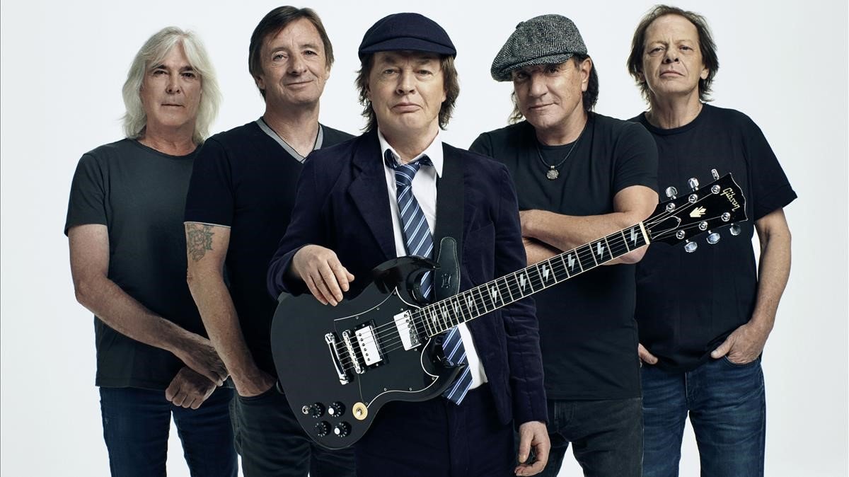 Los AC/DC: Cliff Williams, Phil Rudd, Angus Young, Brian Johnson y Stevie Young.