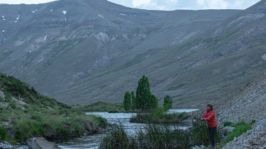 De pesca en laguna Navarrete en el norte neuquino. Foto: Ricardo Kleine Samson.
