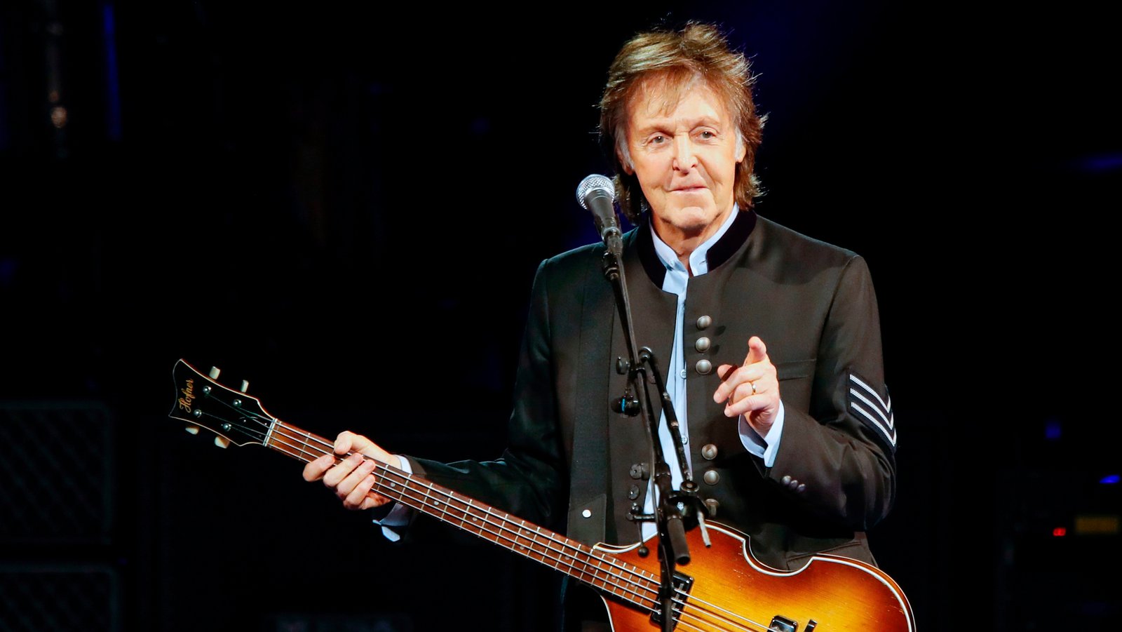  Paul McCartney agiganta aún más su leyenda con un nuevo disco de estudio realizado en absoluta soledad durante el confinamiento social obligado por la pandemia de coronavirus.
