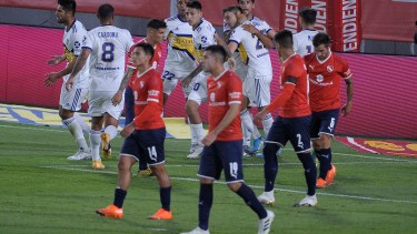 Independiente se quedó, bajó la intensidad y Boca se recuperó. Lo terminó ganando con goles de Soldano y Cardona. FOTO: JAVIER GONZALEZ TOLEDO  AGENCIAS ARGRA