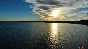 Picún Leufú invita a disfrutar del Eclipse de Sol a orillas del gran lago