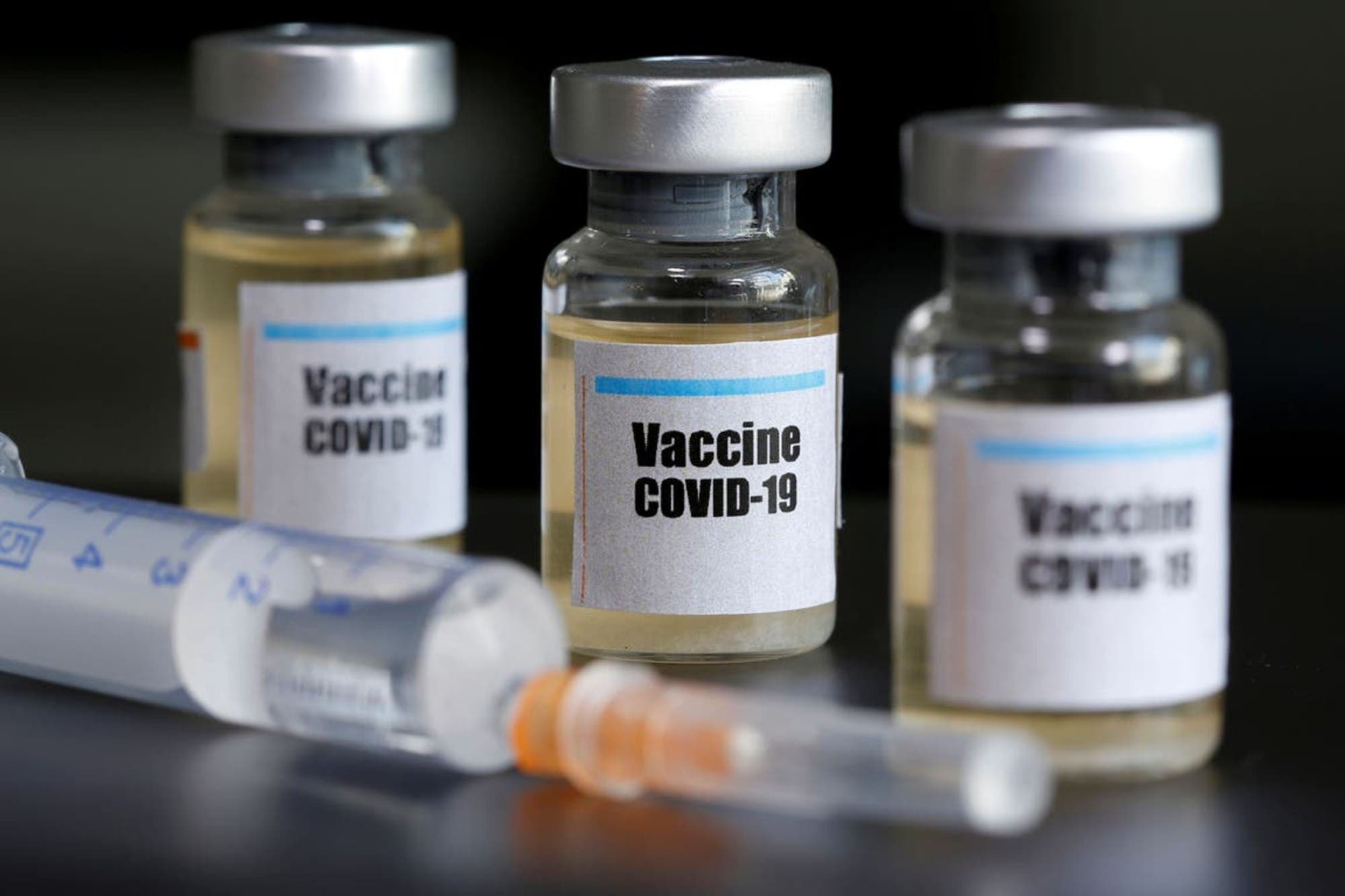 La alianza entre laboratorios podría mejorar la inmunidad de la vacuna contra el coronavirus. (Gentileza).-