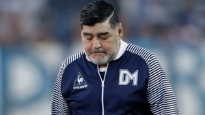 Anunciaron en el country la presencia de una ambulancia en la casa de Maradona que nunca estuvo