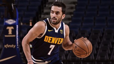 Campazzo, condicionado por la cantidad de faltas que cometió, volvió a sumar minutos en Denver Nuggets. 