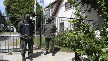 Gendarmería Nacional realizó hoy el allanamiento en la sede de Altec en Bariloche, la empresa estatal rionegrina. Foto: Alfredo Leiva