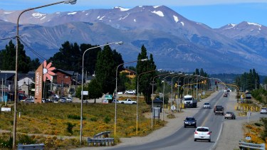 El secuestro de los lechones faenados se hizo en un control policial de rutina, en la ruta nacional 40, en la zona de Dina Huapi. (foto de archivo)