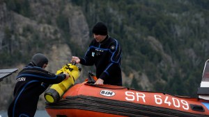 Suman helicópteros a la búsqueda del kayakista en Bariloche