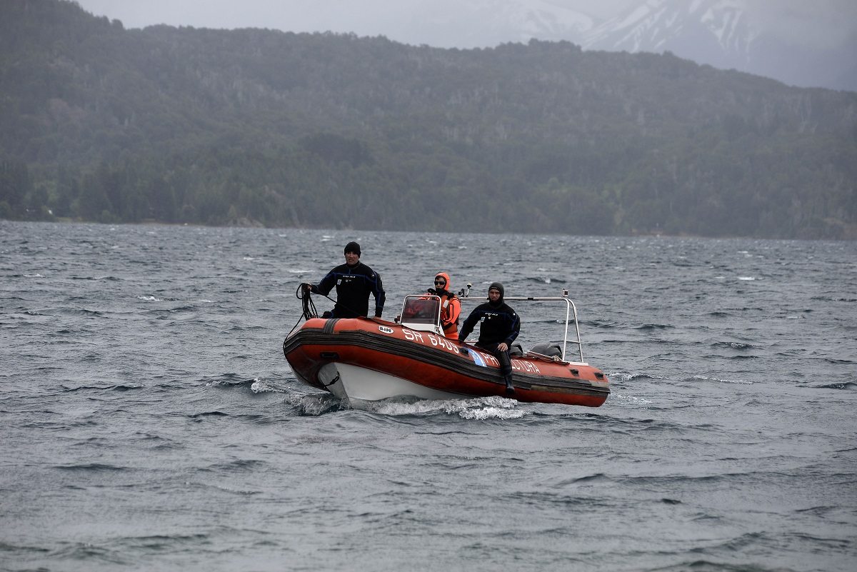 Personal de Prefectura buscó a Andrés Quinteros en el lago Moreno de Bariloche. Foto: archivo