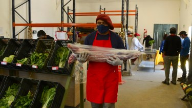 El Mercado Comunitario de Bariloche estará abierto hoy 24 de 10 a 18:30. Foto: Alfredo Leiva