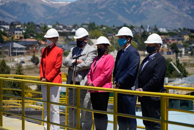 La gobernadora rionegrina Arabela Carreras estuvo este miércoles en la inauguración de la planta de tratamiento de líquidos cloacales en Bariloche. (Foto Alfredo Leiva)