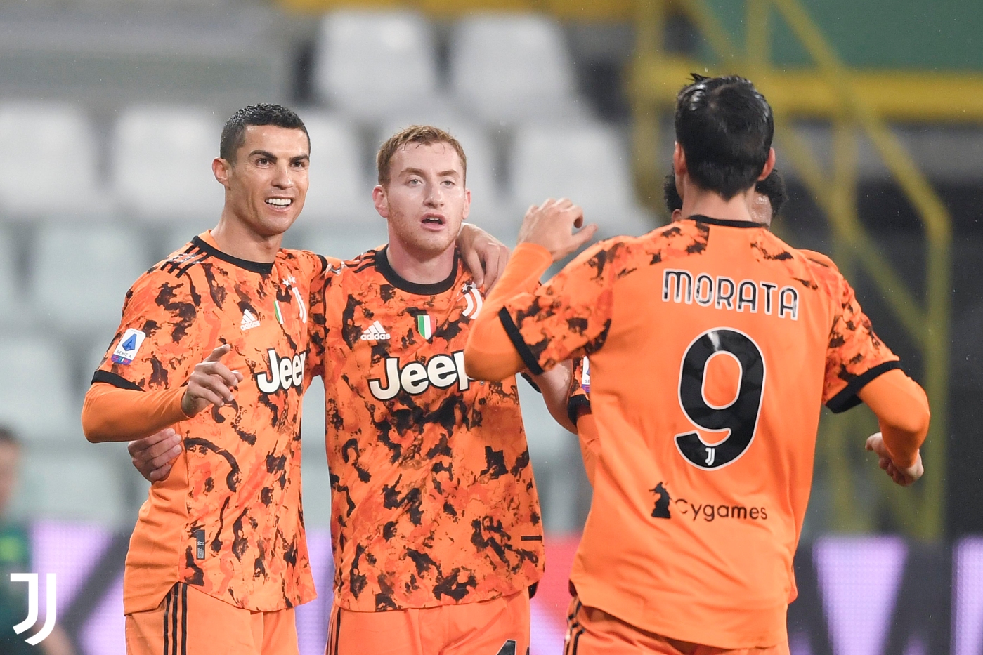 Juventus goleó a Parma 4 a 0 con un doblete de Cristiano Ronaldo. 