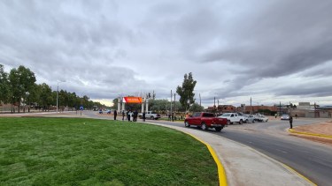La circulación por la nueva rotonda comenzó este sábado a la mañana. (Foto: Andrea Vázquez)