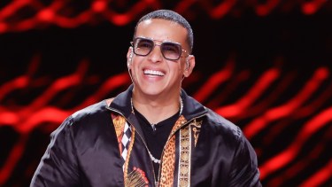 Daddy Yankee fusiona la salsa con el reggaeton en "De vuelta pa' la vuelta".