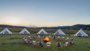 Ver el eclipse solar en el río, en un glamping o al pie del Lanín